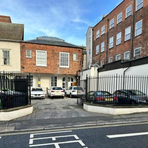 Whiskawaystays - Shaw Mews - Apartment 3 วุร์สเตอร์ ภายนอก รูปภาพ